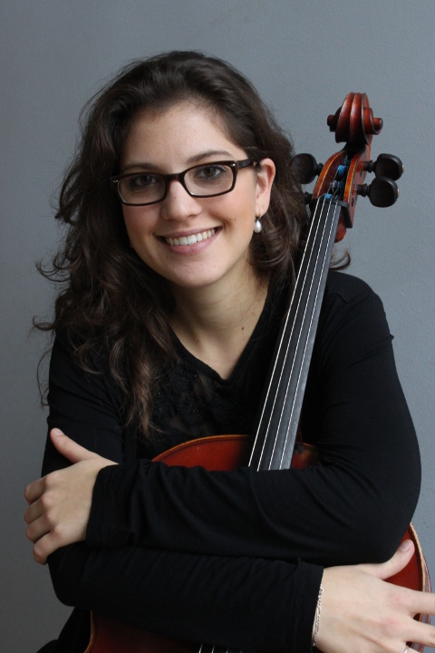 Photographie de Naïs Rivarel, violoncelliste